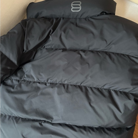 Aritzia Super Mini Puff Jacket - Picture 5 of 7